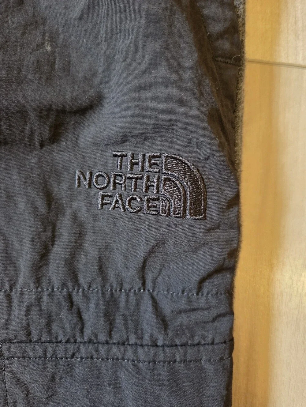 The North Face Men's Gray & Black Mixed-Material Joggers